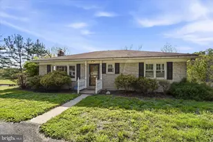 949 Pennsylvania Ave, Pottstown, PA 19464 - Photo 2