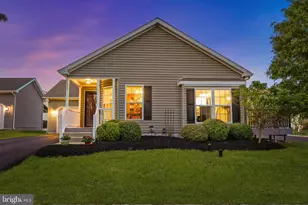 423 Delphinium Wy, Blue Bell, PA 19422 - Photo 2