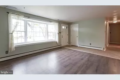 110 Knollwood Drive, Lansdale, PA 19446 - Photo 2