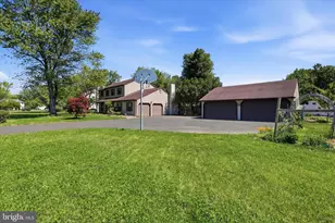 746 Wright Dr, Ambler, PA 19002 - Photo 2