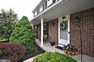 104 Pioneer Dr, Lansdale, PA 19446 - Photo 2