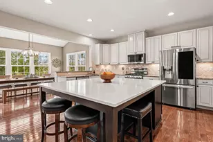 30 Hickory Valley Dr, Gilbertsville, PA 19525 - Photo 4