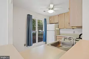 2009 Foxmeadow Dr, Royersford, PA 19468 - Photo 10