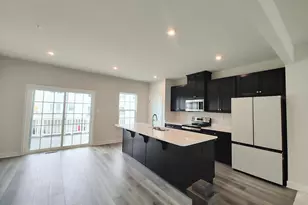 22 Indian Field Ln, Souderton, PA 18964 - Photo 2