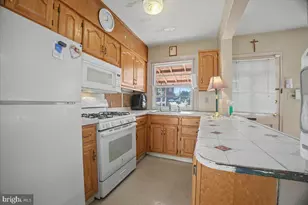 131 Buttonwood St, Norristown, PA 19401 - Photo 8