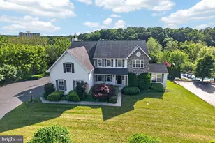 976 Stuart Dr, Pottstown, PA 19464 - Photo 4