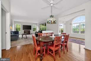 976 Stuart Dr, Pottstown, PA 19464 - Photo 16