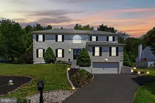 2406 Donna Ln, Pottstown, PA 19464 - Photo 2