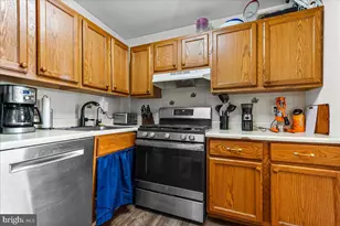 810 Meadowview Ln, Mont Clare, PA 19453 - Photo 10