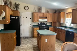 105 Lilac Pl, Royersford, PA 19468 - Photo 6