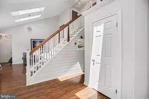 944 Hedgerow Ct, Blue Bell, PA 19422 - Photo 6