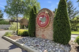 113 Winged Foot Ct, Royersford, PA 19468 - Photo 2