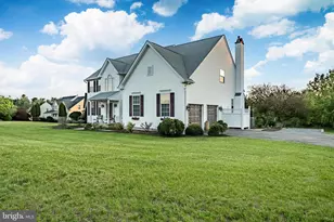 200 Devon Ln, Schwenksville, PA 19473 - Photo 4