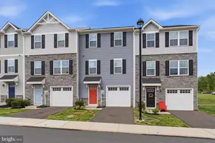 118 Nelson Ln, Sanatoga, PA 19464 - Photo 2