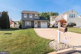 36 Pebble Dr, Horsham, PA 19044 - Photo 2