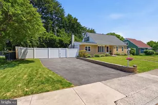 230 Oxford Cir, West Norriton, PA 19403 - Photo 2