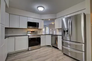 1302 Foxmeadow Cir, Royersford, PA 19468 - Photo 8