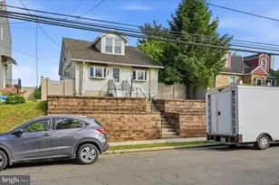 218 N Sylvania Ave, Jenkintown, PA 19046 - Photo 2