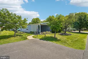 713 Cypress Ct, North Wales, PA 19454 - Photo 2