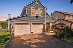 12 Pebble Dr, Horsham, PA 19044 - Photo 2