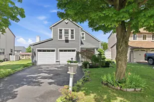 12 Pebble Dr, Horsham, PA 19044 - Photo 1