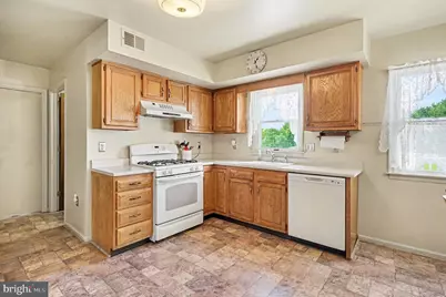 25 William Penn Drive, Schwenksville, PA 19473 - Photo 16