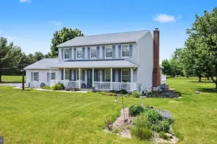 25 William Penn Dr, Schwenksville, PA 19473 - Photo 4