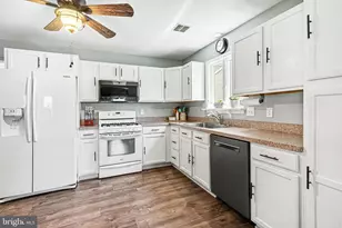 793 Hunter Dr, Pennsburg, PA 18073 - Photo 18
