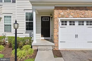 423 Sweet Bay Ln, Norristown, PA 19403 - Photo 4