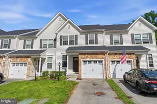 423 Sweet Bay Ln, Norristown, PA 19403 - Photo 2