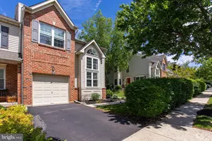 114 Williamsburg Way, Lansdale, PA 19446 - Photo 2