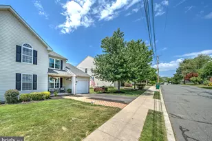 351 Cherry St, Pennsburg, PA 18073 - Photo 2