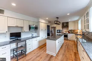 1113 E Prospect Ave, North Wales, PA 19454 - Photo 16
