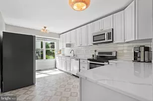 1102 Lenape Ln, Conshohocken, PA 19428 - Photo 12