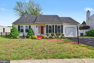 105 Abbey Dr, Royersford, PA 19468 - Photo 1