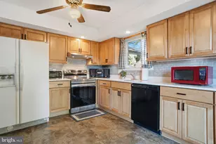 110 Horseshoe Ln, Horsham, PA 19044 - Photo 6