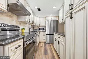 202 Stonybrook Dr, West Norriton, PA 19403 - Photo 2