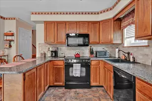 701 Village Green Dr, Gilbertsville, PA 19525 - Photo 14