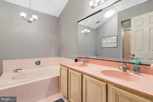 111 Blue Ribbon Dr, North Wales, PA 19454 - Photo 18