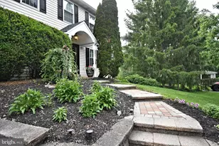 105 Pauline Cir, Lansdale, PA 19446 - Photo 2