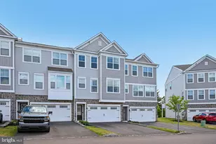 154 Larrabee Wy, Royersford, PA 19468 - Photo 2