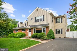 34 Butternut Dr, Hatboro, PA 19040 - Photo 1
