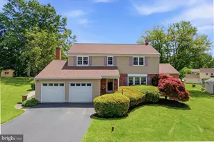 22 Woodstock Cir, Collegeville, PA 19426 - Photo 2