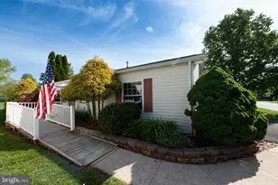 201 Village Way, Royersford, PA 19468 - Photo 4