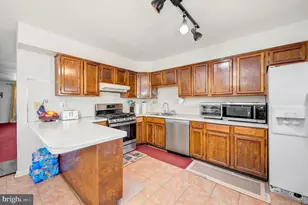 625 Coates Ln, King of Prussia, PA 19406 - Photo 4