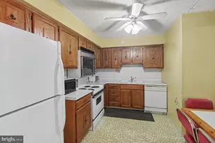 21235 Valley Forge Cir, King of Prussia, PA 19406 - Photo 6
