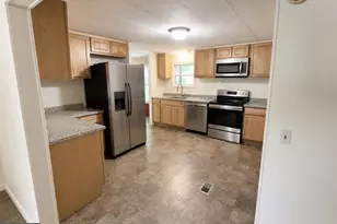 204 Green Hill Dr, Green Lane, PA 18054 - Photo 4