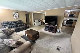 204 Green Hill Dr, Green Lane, PA 18054 - Photo 8