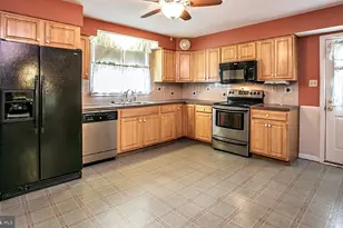 927 Hamilton St, Norristown, PA 19401 - Photo 12