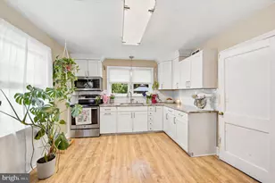35 Burnside Ave, West Norriton, PA 19403 - Photo 8